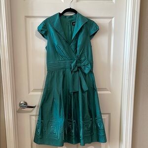 EUC Adrianna Papell Teal Pleated Dress Size 8